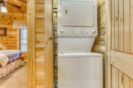 The Great Escape - Min From Parkway With Hot Tub Villa Gatlinburg Dış mekan fotoğraf