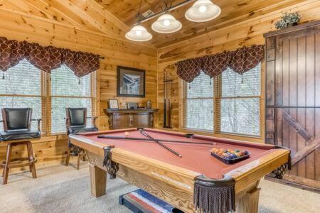 The Great Escape - Min From Parkway With Hot Tub Villa Gatlinburg Dış mekan fotoğraf