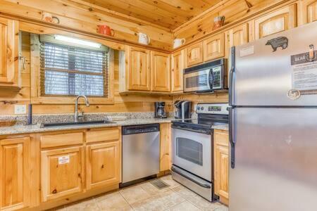 The Great Escape - Min From Parkway With Hot Tub Villa Gatlinburg Dış mekan fotoğraf