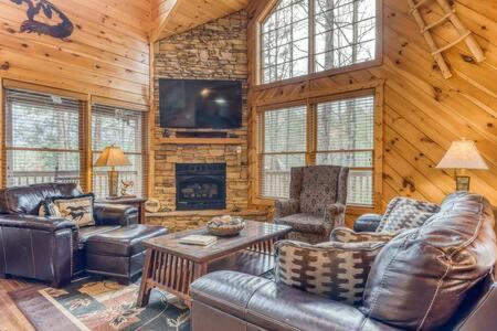 The Great Escape - Min From Parkway With Hot Tub Villa Gatlinburg Dış mekan fotoğraf