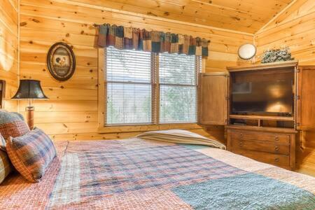The Great Escape - Min From Parkway With Hot Tub Villa Gatlinburg Dış mekan fotoğraf