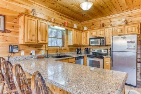 The Great Escape - Min From Parkway With Hot Tub Villa Gatlinburg Dış mekan fotoğraf