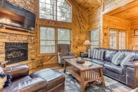 The Great Escape - Min From Parkway With Hot Tub Villa Gatlinburg Dış mekan fotoğraf